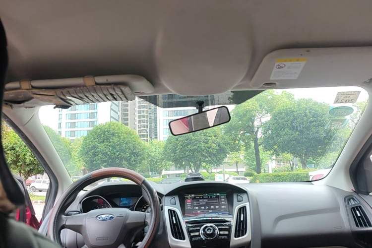Used Ford Focus 2012 Sedan 1.6L Automatic Comfort Model Headliner