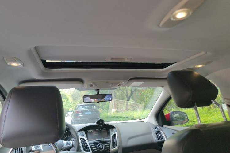 Used Ford Focus 2012 Hatchback 1.6L Automatic Fashion Edition Headliner
