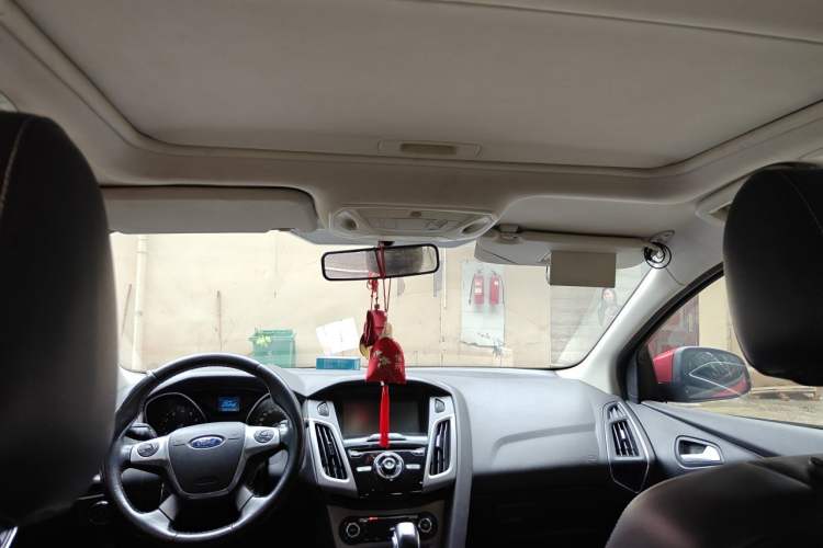 Used Ford Focus 2012 Hatchback 1.6L Automatic Fashion Edition Headliner