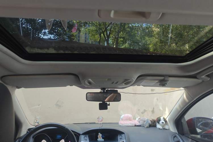 Used Ford Focus 2012 Hatchback 1.6L Automatic Fashion Edition Headliner
