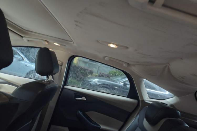 Used Ford Focus 2012 Hatchback 1.6L Automatic Fashion Edition Headliner