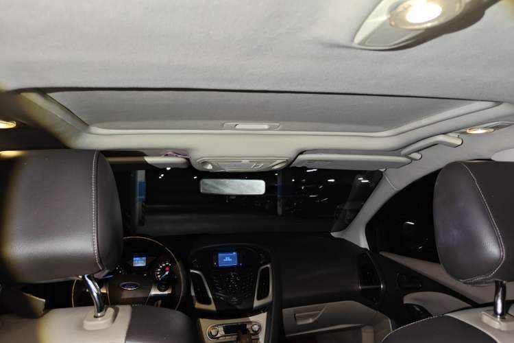 Used Ford Focus 2012 Hatchback 1.6L Automatic Fashion Edition Headliner