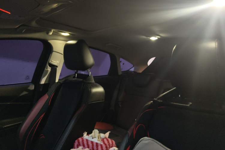 Used Ford Focus 2012 Hatchback 2.0L Automatic Luxury Sport Model Headliner