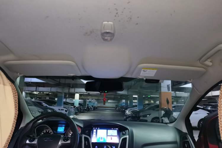 Used Ford Focus 2012 Hatchback 1.6L Manual Comfort Model Headliner