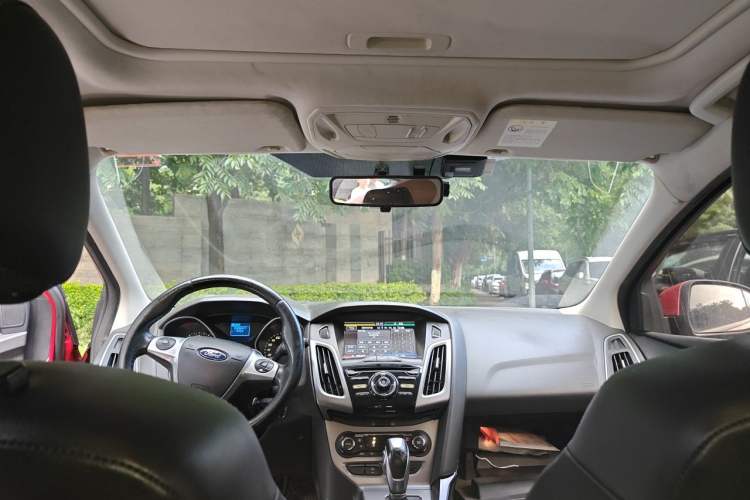 Used Ford Focus 2012 Hatchback 1.6L Automatic Fashion Edition Headliner