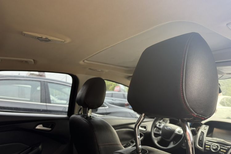 Used Ford Focus 2012 Sedan 1.6L Automatic Fashion Edition Headliner