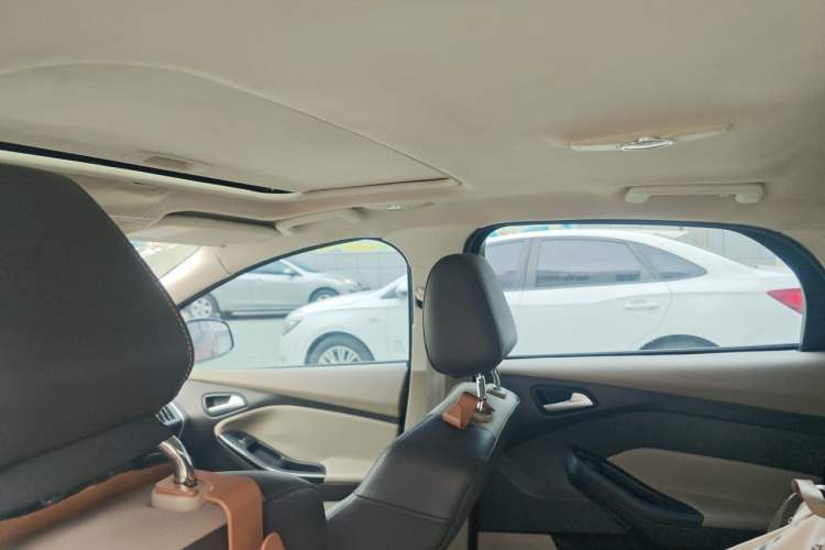 Used Ford Focus 2012 Hatchback 1.6L Automatic Fashion Edition Headliner