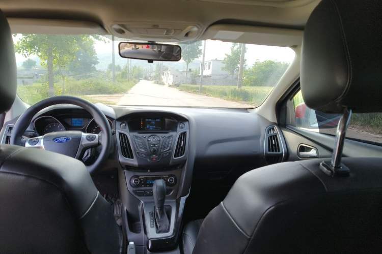 Used Ford Focus 2012 Hatchback 1.6L Automatic Fashion Edition Headliner