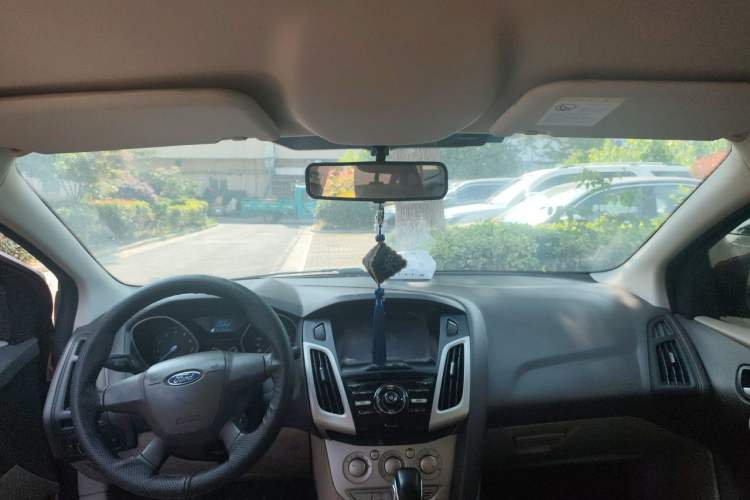 Used Ford Focus 2012 Sedan 1.6L Automatic Comfort Model Headliner