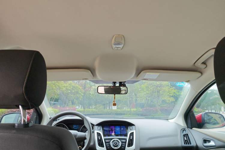 Used Ford Focus 2012 Sedan 1.6L Automatic Comfort Model Headliner