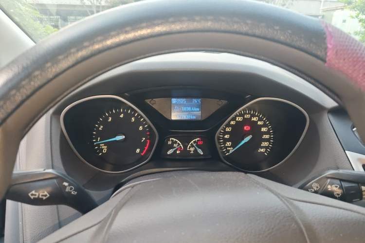 Used Ford Focus 2012 Sedan 1.6L Automatic Comfort Model Instrument Cluster
