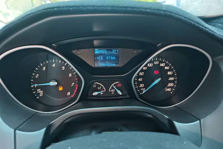 Used Ford Focus 2012 Sedan 1.6L Automatic Fashion Edition Instrument Cluster
