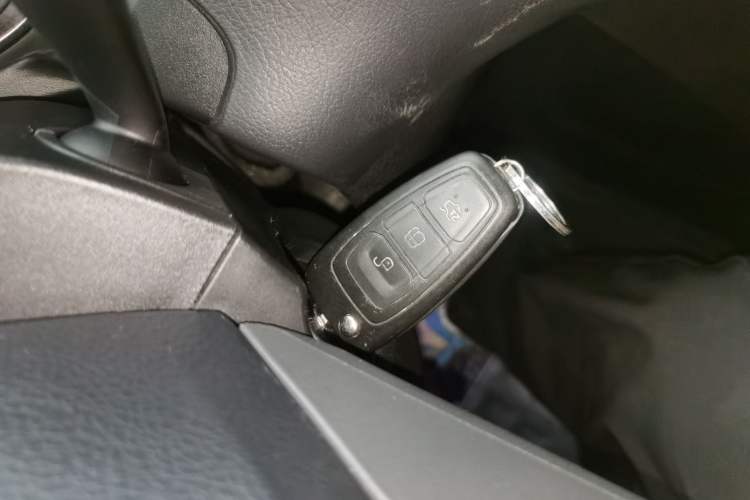 Used Ford Focus 2012 Hatchback 1.6L Automatic Fashion Edition Interior 1