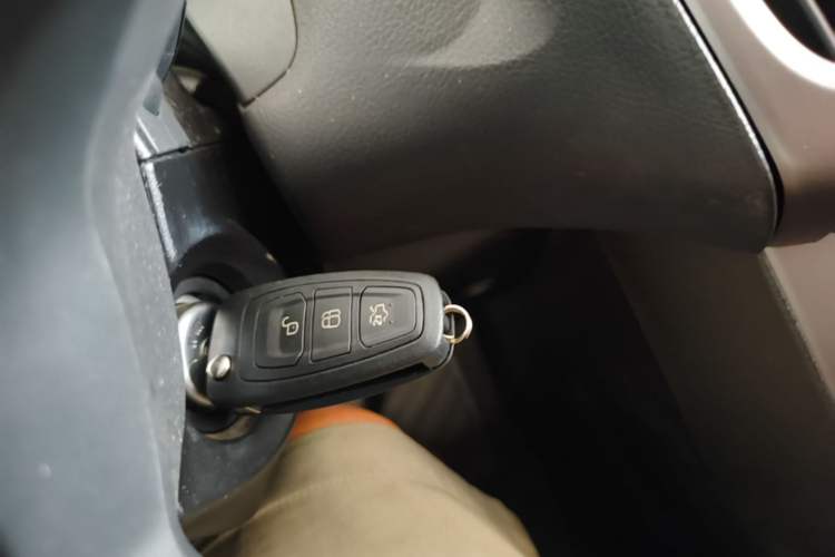 Used Ford Focus 2012 Hatchback 1.6L Automatic Fashion Edition Interior 1