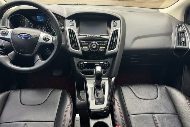 Used Ford Focus 2012 Sedan 1.6L Automatic Fashion Edition Interior 1