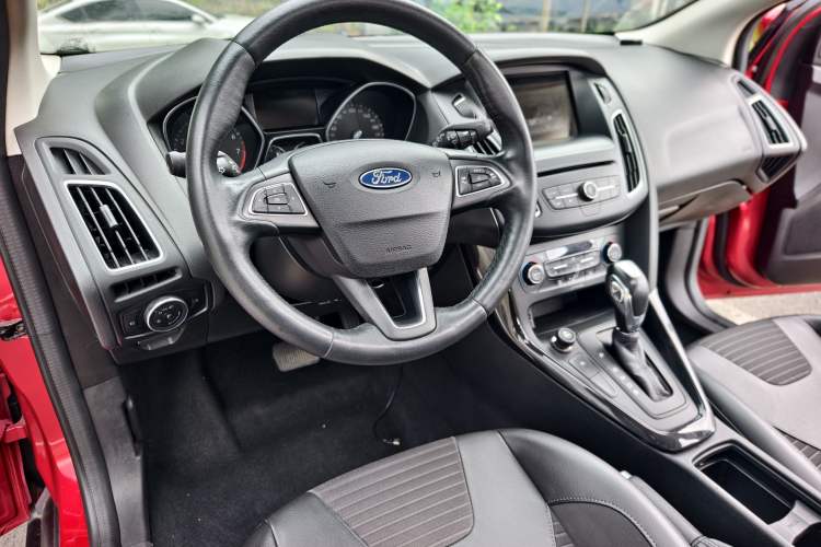 Used Ford Focus 2012 Sedan 1.6L Automatic Fashion Edition Interior 11