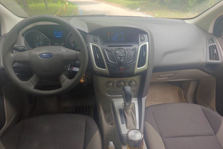 Used Ford Focus 2012 Sedan 1.6L Automatic Comfort Model Interior 2
