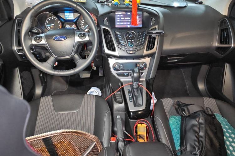 Used Ford Focus 2012 Hatchback 1.6L Automatic Fashion Edition Interior 2