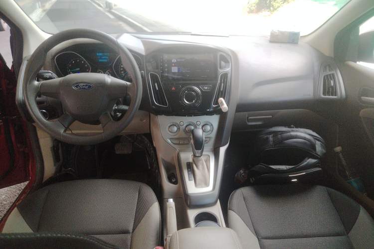 Used Ford Focus 2012 Sedan 1.6L Automatic Comfort Model Interior 2