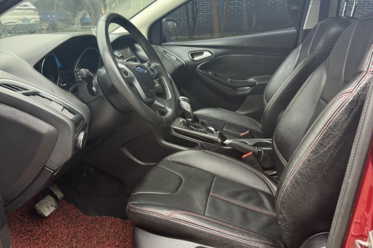 Used Ford Focus 2012 Sedan 1.6L Automatic Fashion Edition Interior 2