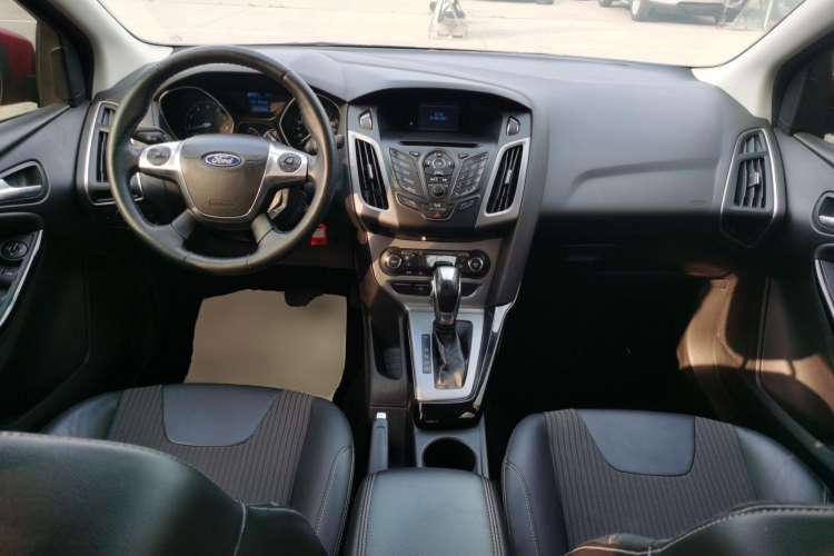 Used Ford Focus 2012 Sedan 1.6L Automatic Fashion Edition Interior 2