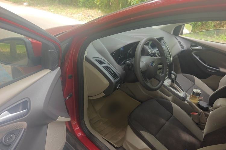 Used Ford Focus 2012 Sedan 1.6L Automatic Comfort Model Interior 3