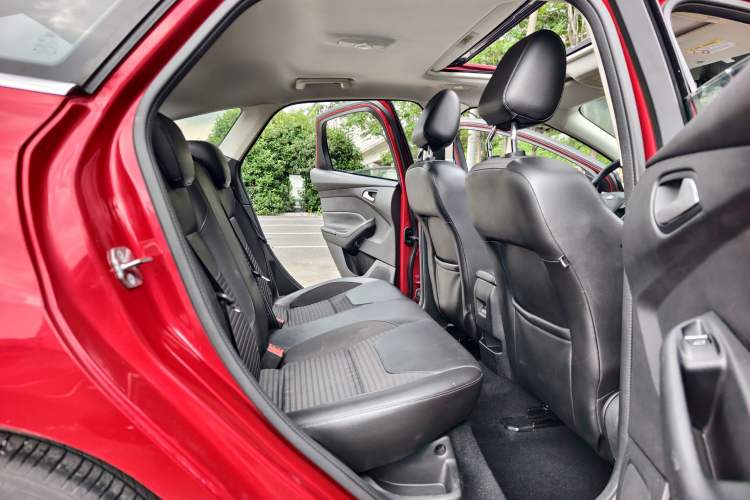 Used Ford Focus 2012 Sedan 1.6L Automatic Fashion Edition Interior 3