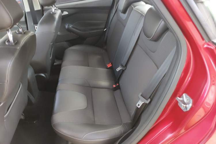 Used Ford Focus 2012 Sedan 1.6L Automatic Fashion Edition Interior 4