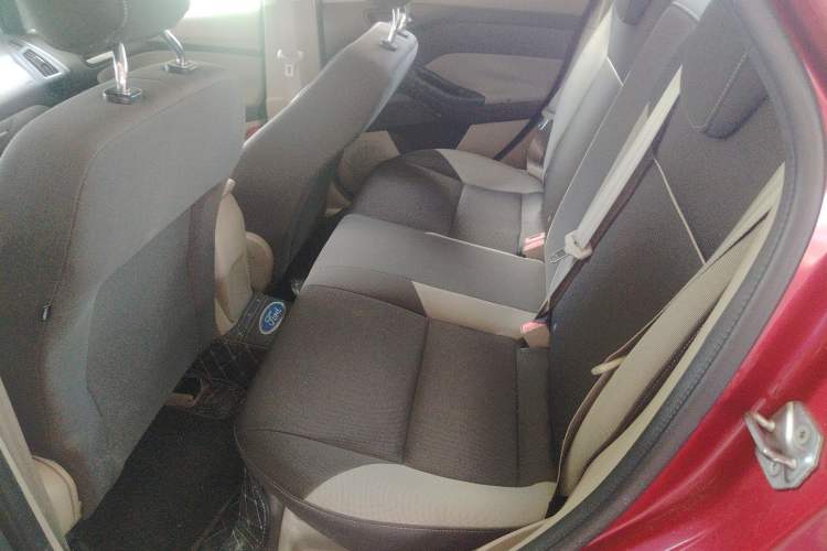 Used Ford Focus 2012 Sedan 1.6L Automatic Comfort Model Interior 4