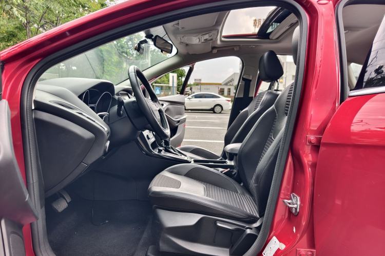 Used Ford Focus 2012 Sedan 1.6L Automatic Fashion Edition Interior 4
