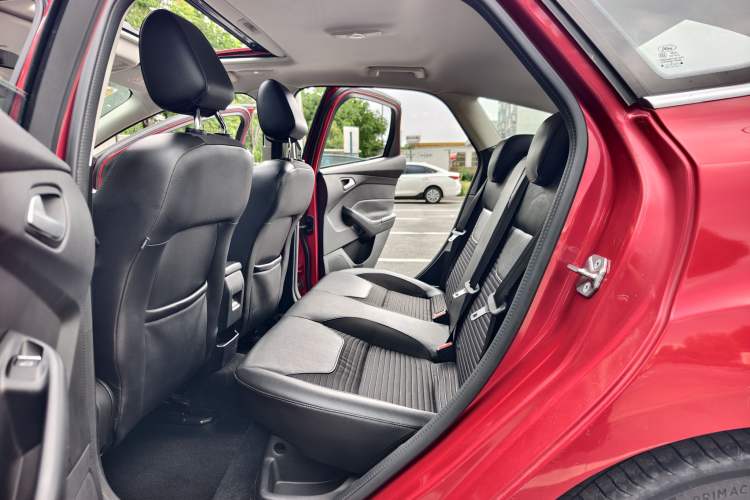 Used Ford Focus 2012 Sedan 1.6L Automatic Fashion Edition Interior 5