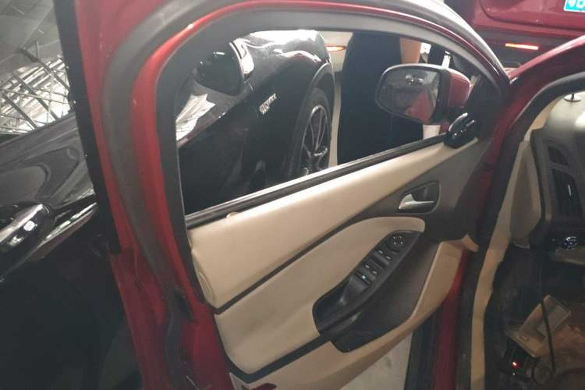 Used Ford Focus 2012 Sedan 1.6L Automatic Comfort Model Interior 7