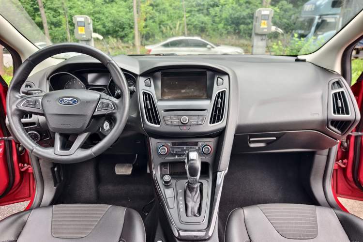 Used Ford Focus 2012 Sedan 1.6L Automatic Fashion Edition Interior 7