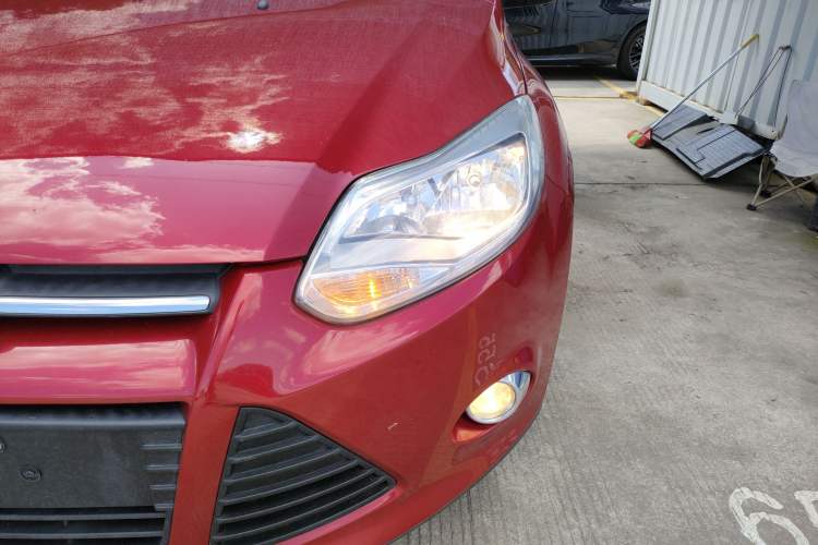 Used Ford Focus 2012 Sedan 1.6L Automatic Fashion Edition Left Front Headlight