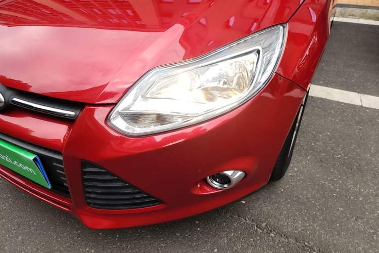 Used Ford Focus 2012 Hatchback 1.6L Automatic Fashion Edition Left Front Headlight