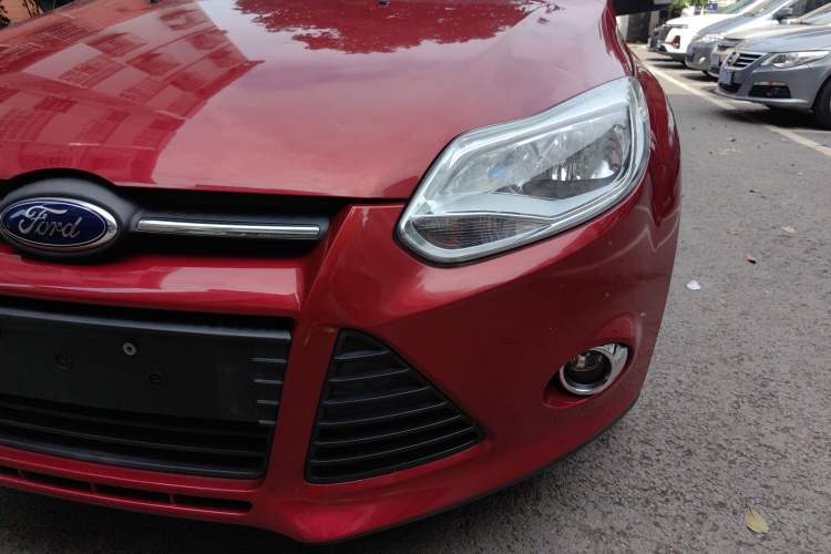 Used Ford Focus 2012 Hatchback 1.6L Automatic Fashion Edition Left Front Headlight