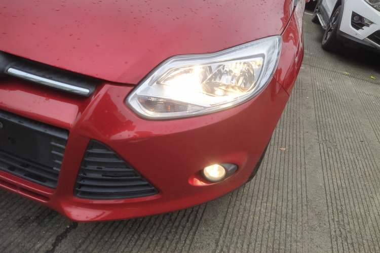 Used Ford Focus 2012 Sedan 1.6L Automatic Comfort Model Left Front Headlight