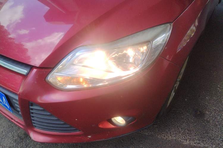 Used Ford Focus 2012 Sedan 1.6L Automatic Comfort Model Left Front Headlight