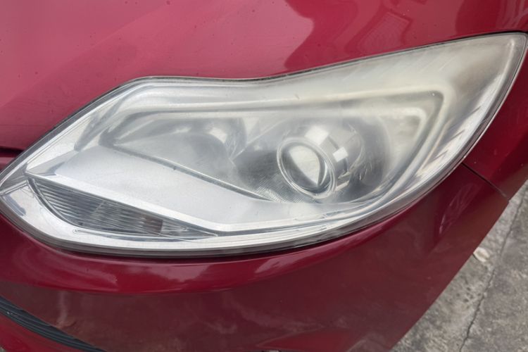 Used Ford Focus 2012 Sedan 1.6L Automatic Fashion Edition Left Front Headlight