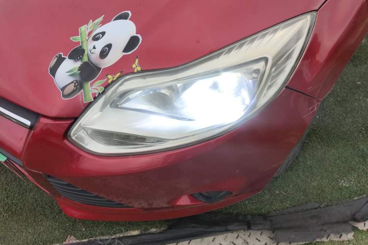 Used Ford Focus 2012 Hatchback 1.6L Automatic Fashion Edition Left Front Headlight