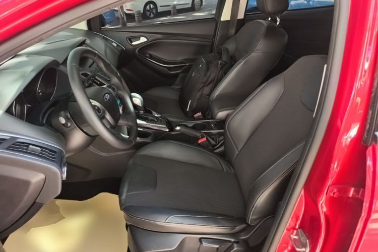 Used Ford Focus 2012 Sedan 1.6L Automatic Fashion Edition Left Front Seat