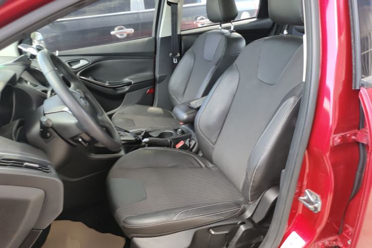 Used Ford Focus 2012 Sedan 1.6L Automatic Fashion Edition Left Front Seat
