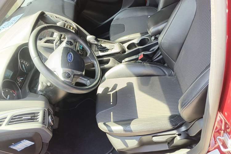 Used Ford Focus 2012 Sedan 1.6L Automatic Fashion Edition Left Front Seat