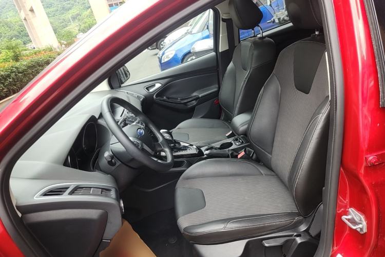 Used Ford Focus 2012 Hatchback 1.6L Automatic Fashion Edition Left Front Seat