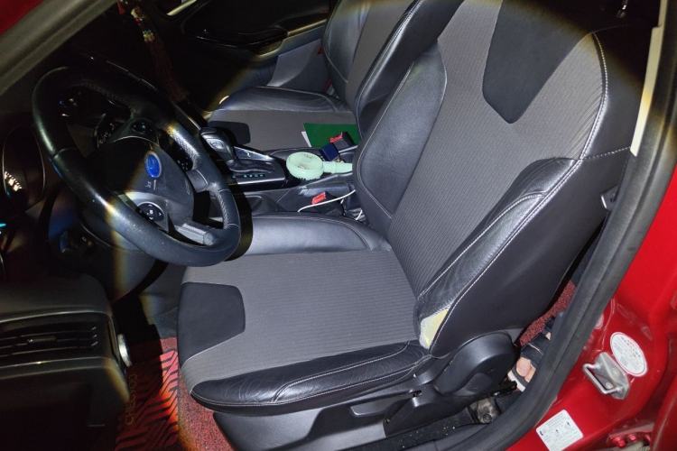 Used Ford Focus 2012 Sedan 1.6L Automatic Fashion Edition Left Front Seat