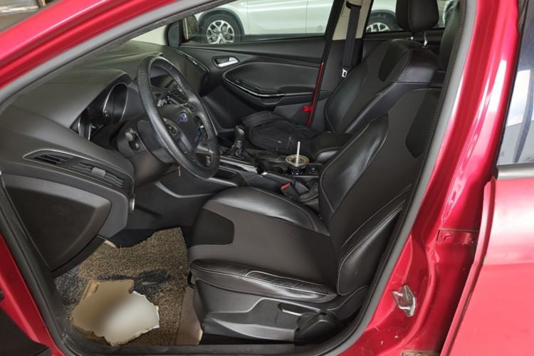 Used Ford Focus 2012 Hatchback 1.6L Manual Fashion Edition Left Front Seat