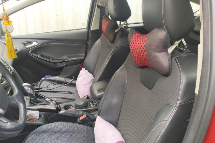 Used Ford Focus 2012 Hatchback 1.6L Automatic Fashion Edition Left Front Seat