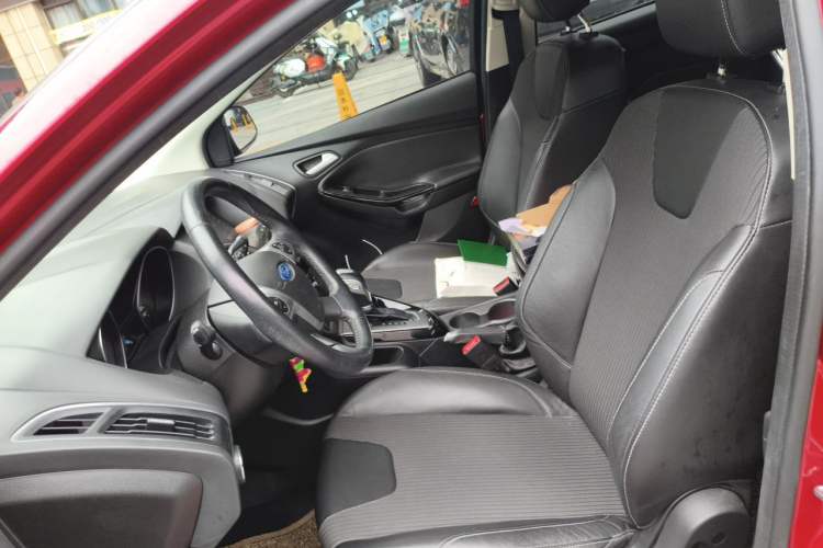 Used Ford Focus 2012 Hatchback 1.6L Automatic Fashion Edition Left Front Seat