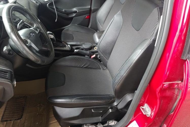 Used Ford Focus 2012 Hatchback 1.6L Automatic Fashion Edition Left Front Seat