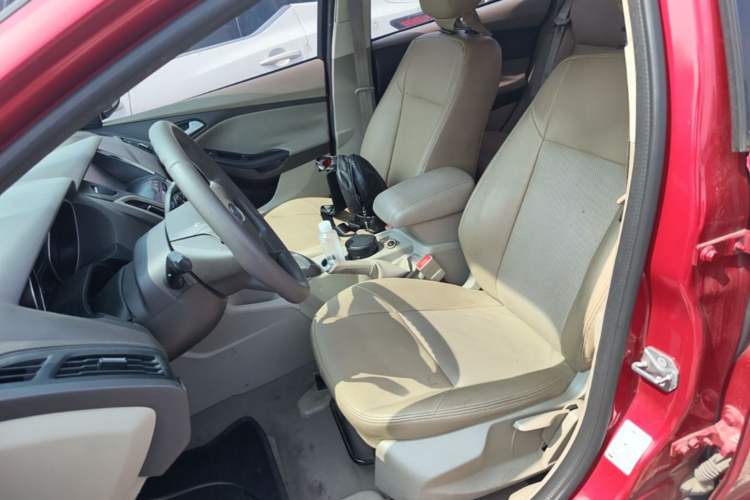 Used Ford Focus 2012 Sedan 1.6L Automatic Comfort Model Left Front Seat